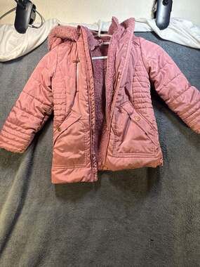 Tahari Girl Pink Quilted Puffer Jacket with Fleece Lined Hood Size 5